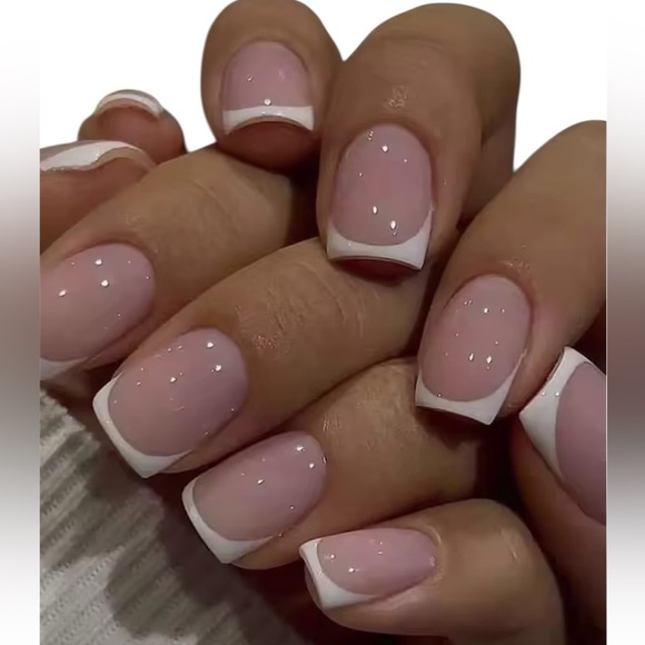 French white short  tip nails New - Picture 7 of 7